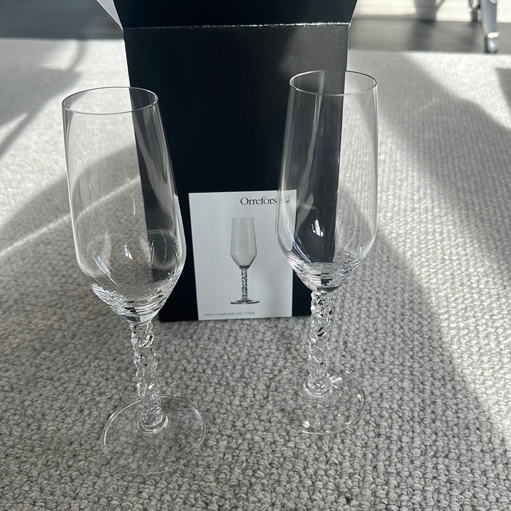 Orrefors champagne glasses